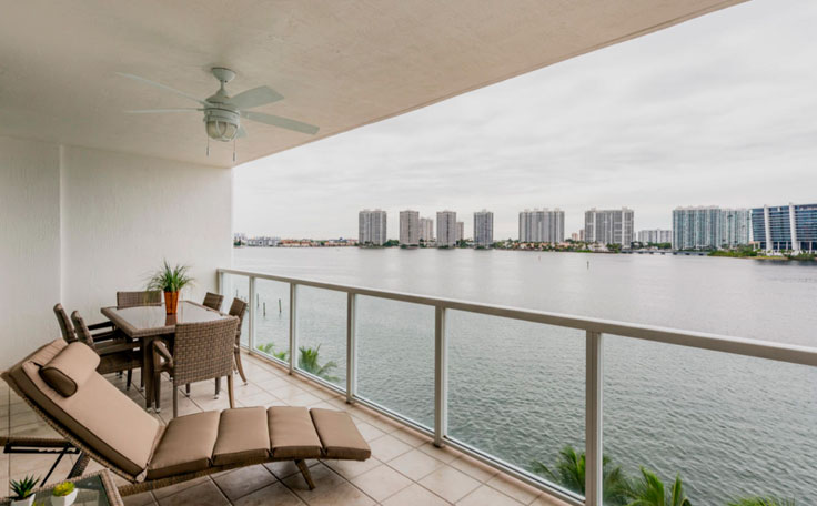 Marina bay Club ( sunny Isles ) 